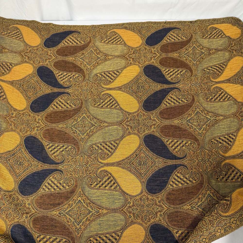 Tucci Florence Made in Italy 70% Cashmere 30% Silk Paisley Fringe Shawl Scarf